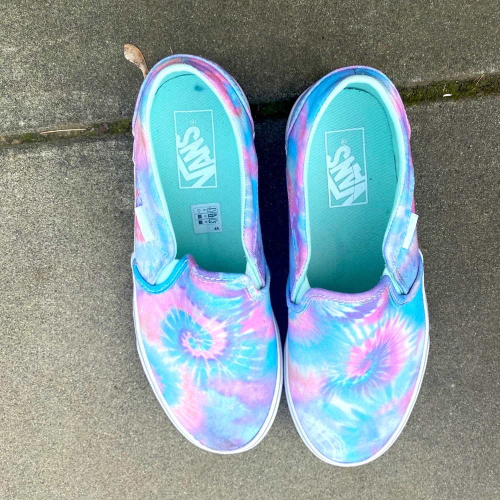 Tie Dye Vans! 💕💜💙